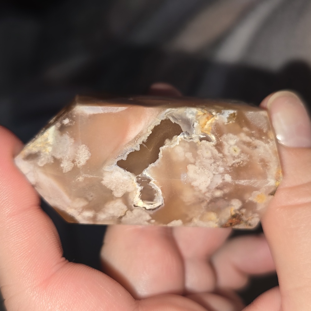 Flower agate tower! 🩷🤍 - Picture 2 of 3